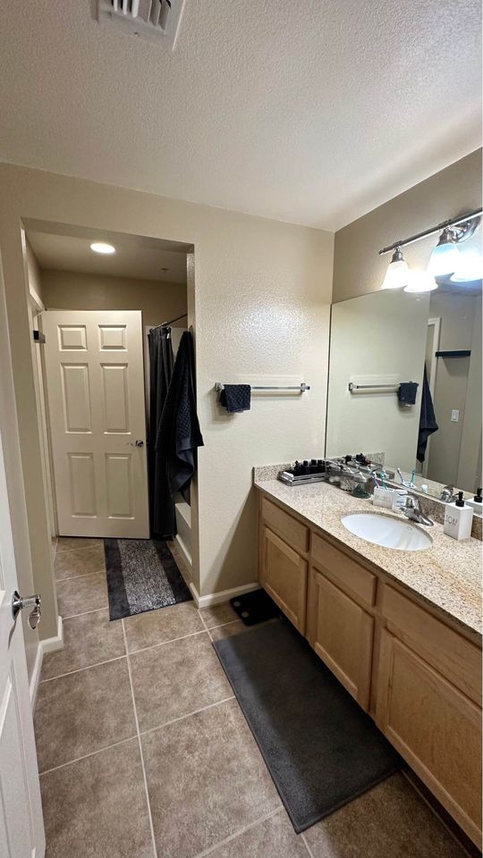 1 Bed 1.25 Baths - Townhouse photo'