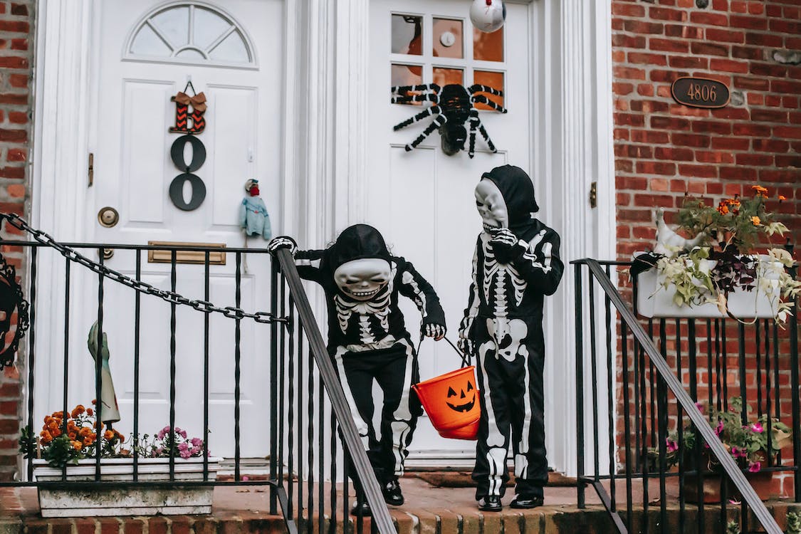 Best Halloween door decorating ideas