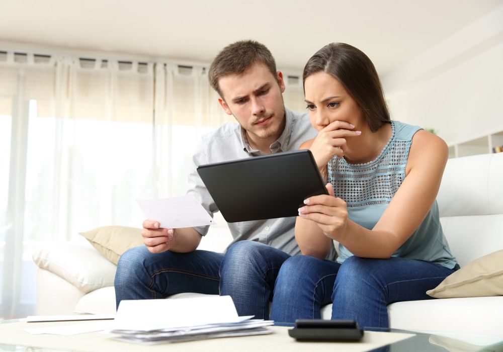 Do Both Husband and Wife Have To Sign A Lease?