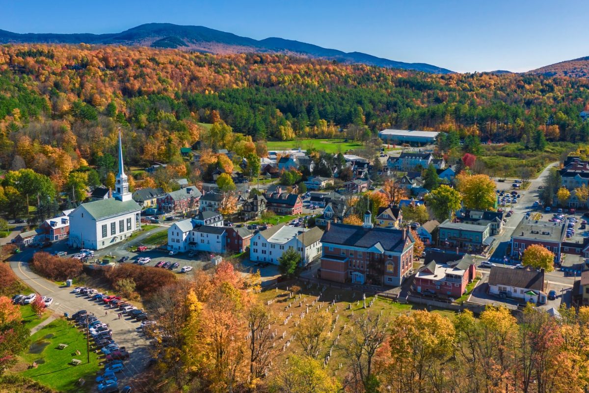 Top 8 Richest Cities in New Hampshire 2023
